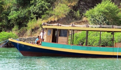 local phinisi boat